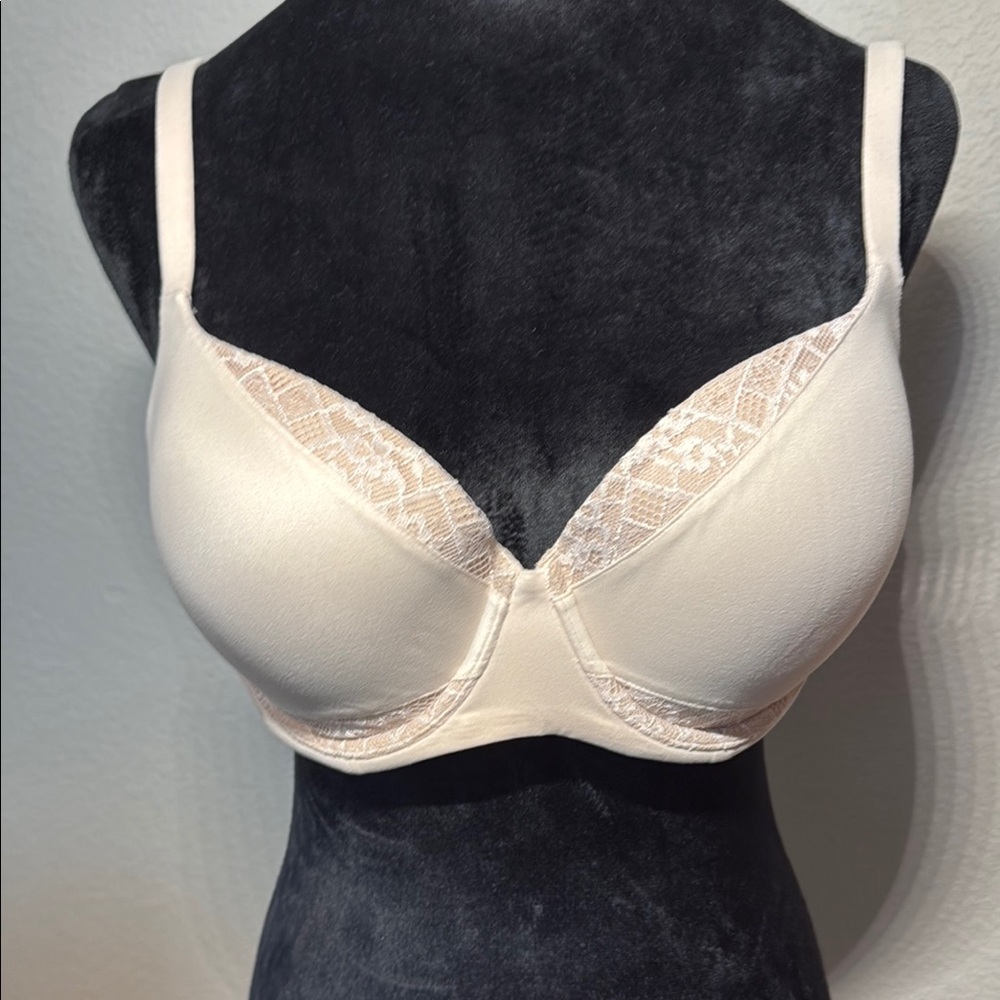 Victoria's Secret Cream Lace Detail Bra